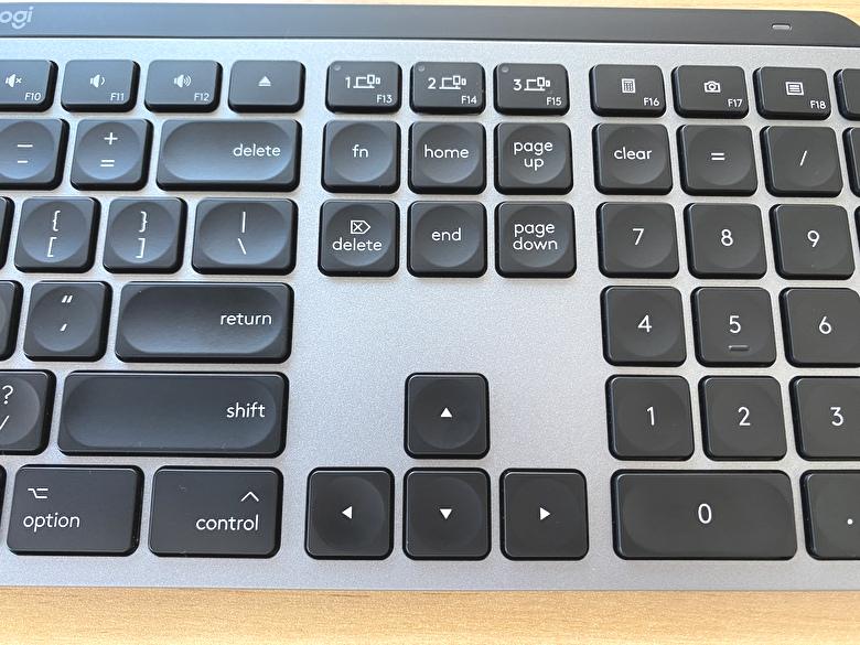 【3ヶ月使用】ロジクール KX800M MX KEYS for Mac レビュー｜Mac向けだがWindowsでも使える英字のミニマルなキーボード