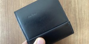 1年使用】abrAsus 薄い財布 ブッテーロレザー レビュー。デメリットも 