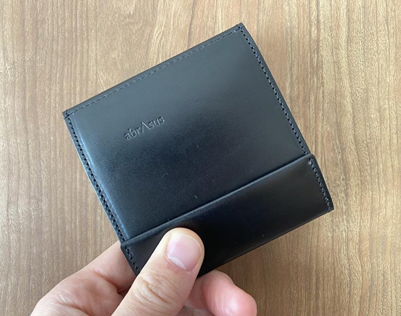 1年使用】abrAsus 薄い財布 ブッテーロレザー レビュー。デメリットも。エイジングを楽しむミニマルな