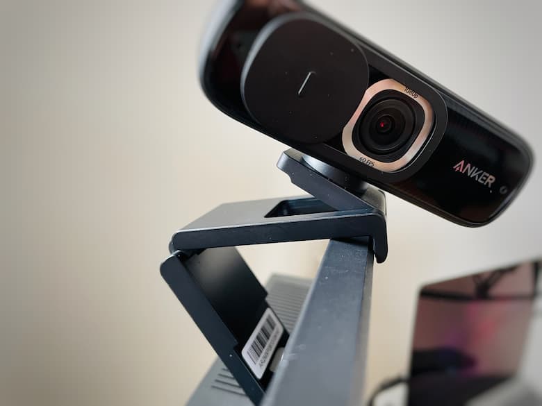 【Zoom映え】Anker初のウェブカメラ「PowerConf C300」をレビュー。WEB会議やオンライン配信のQOL爆上げ。