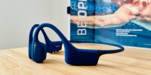 AfterShokz Xtrainerz 使い方＆レビュー。Aeropex比較も。手ぶらで