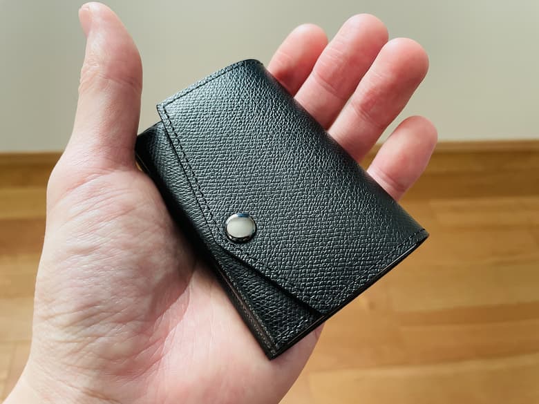 アブラサス 小さい財布 レビュー。鍵も付けられてミニマル。使いにくい 