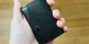 アブラサス 小さい財布 レビュー。鍵も付けられてミニマル。使い 