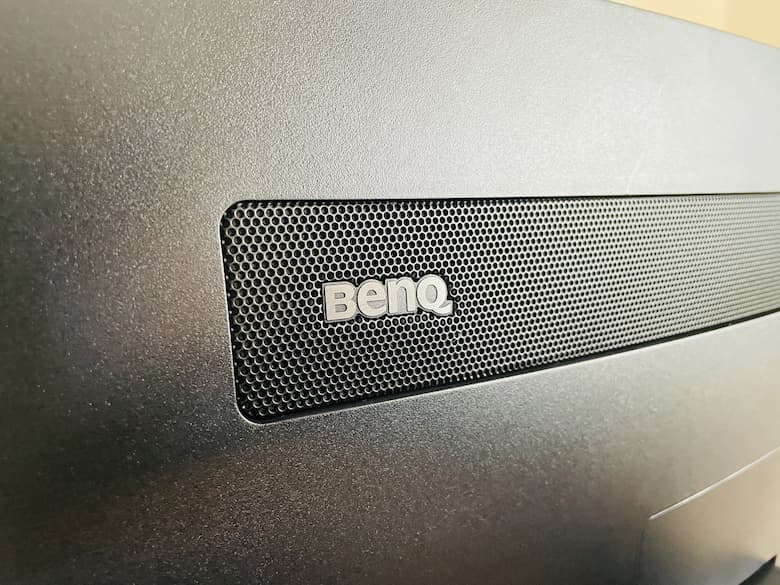 BenQ EW3880R レビュー。リモート作業が捗るワイド画面、迫力の音声でおうち時間が充実。