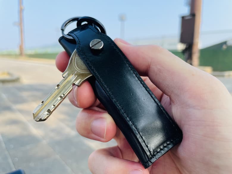 ミニマリストの僕が財布に鍵を収納する3つの理由【鍵入れ付き財布も紹介】