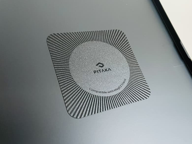 PITAKA MagEZ Case2 レビュー。iPadを裸にさせない！マグネットでカバーとスタンドを行き来できるスグレモノ。